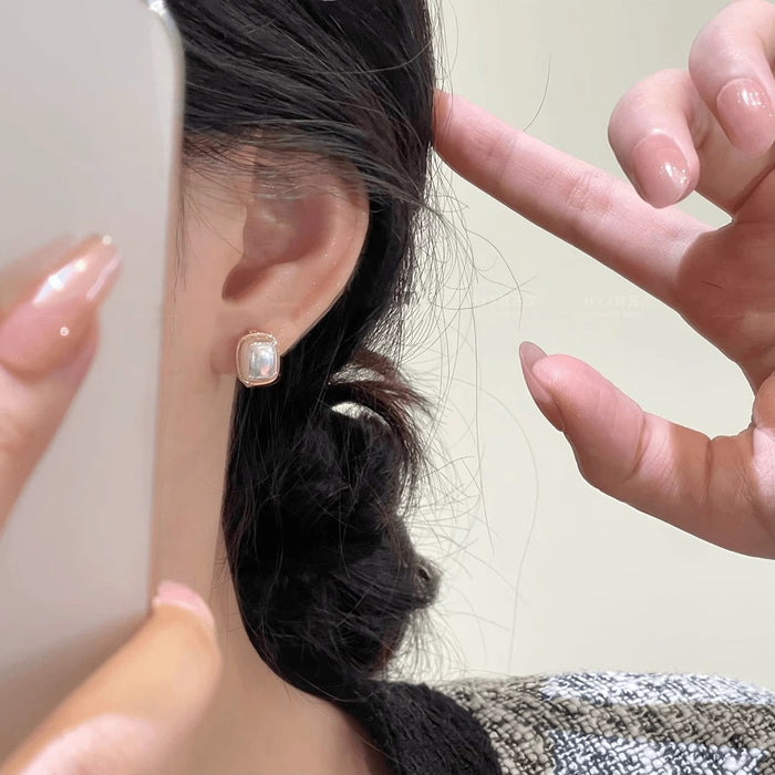 Wholesale bead ear buckle niche design fashion earrings niche gentle ins wind earrings