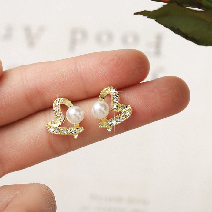 Wholesale Love Pearl Earrings, Elegant and Fashionable Earnail Accessories