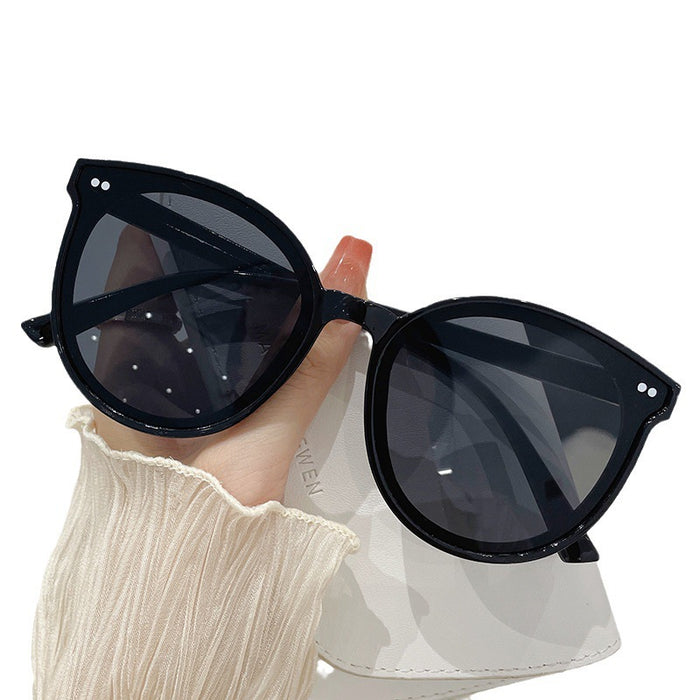 Wholesale Sunglasses for both men and women, street photography, fashionable sunglasses, internet famous households, UV protection and sun shading glasses for outdoor travel