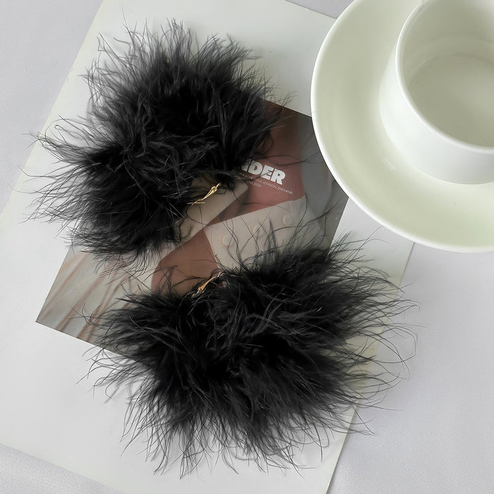 Wholesale Exaggerated party short feather collar niche necklace