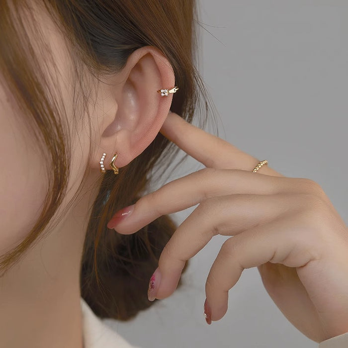 Wholesale Pure silver minimalist ear buckle design with a sense of temperament, niche ear rings, small and exquisite earrings