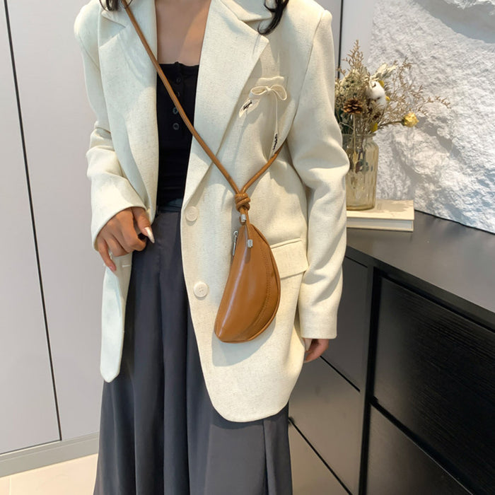 Wholesale Children's bag new niche design retro oil wax leather mini horn bag texture hanging neck key coin purse