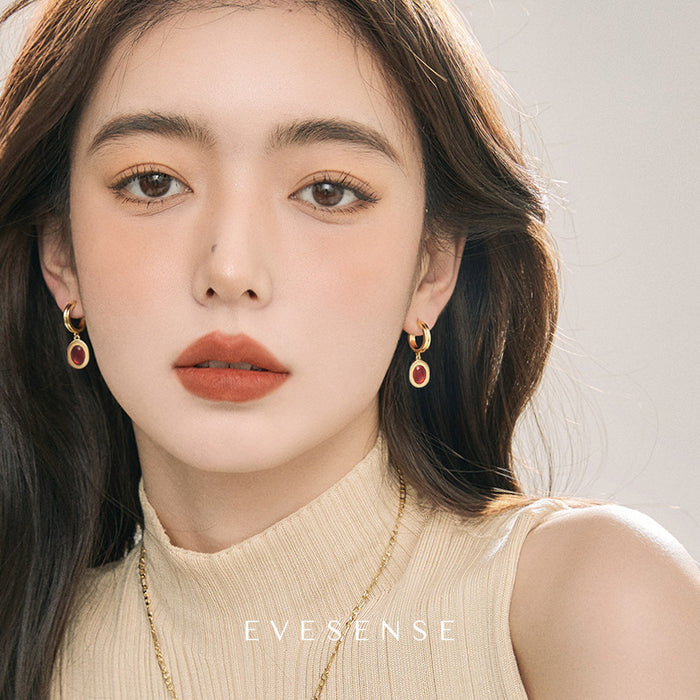 Wholesale Water droplet earrings are niche, light luxury, versatile, and stylish. New earrings are available