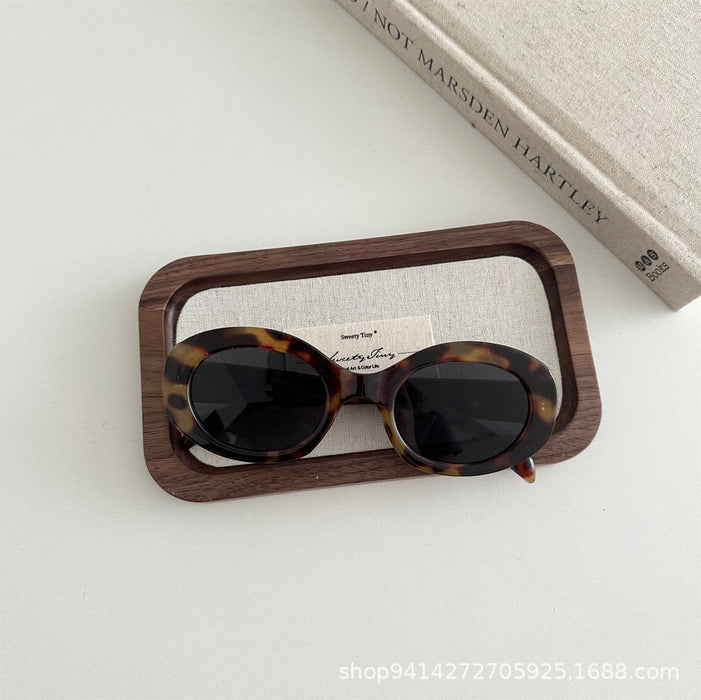 Wholesale New retro oval frame sunscreen sunglasses for outdoor travel with a high-end feel