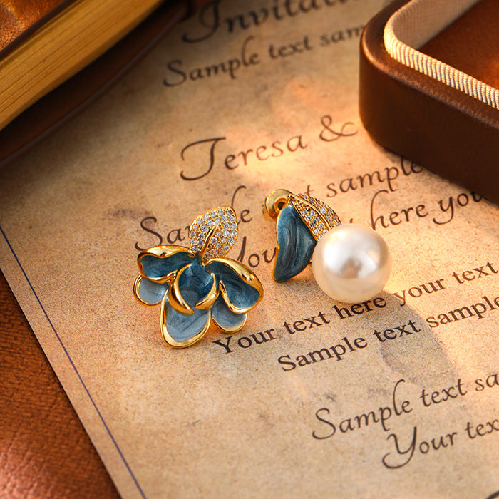 Wholesale Real gold electroplated silver needle drop oil petal pearl earrings retro palace style earrings