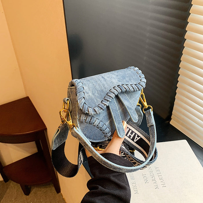 Wholesale New retro woven mini saddle bag for children, high-end handbag, broadband crossbody bag