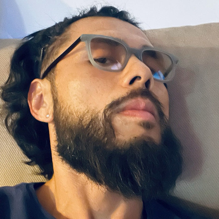 Wholesale Retro square small frame sunglasses, fashionable and trendy sunscreen sunglasses, sunglasses