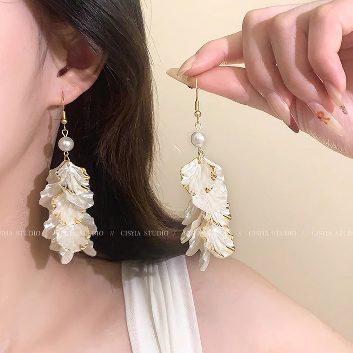 Wholesale Pearl and Cat' s Eye Stud Earrings
