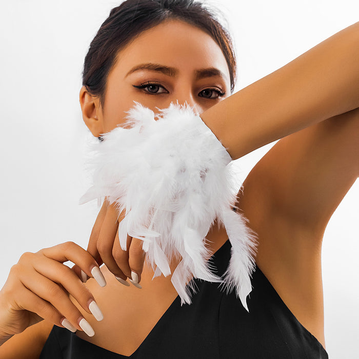 Wholesale Exaggerated party short feather collar niche necklace