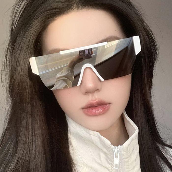 Wholesale Personalized futuristic sunglasses, windproof riding goggles, hiking UV resistant sunglasses, large face glasses