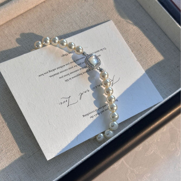 Wholesale Fashionable retro pearl double-layer women's light luxury temperament, high-end sense, niche personality pearl bracelet