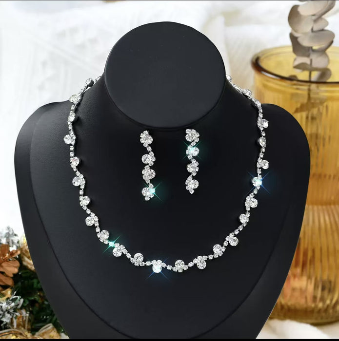 Wholesale Silver diamond-encrusted necklace,  pendant,  and earring set