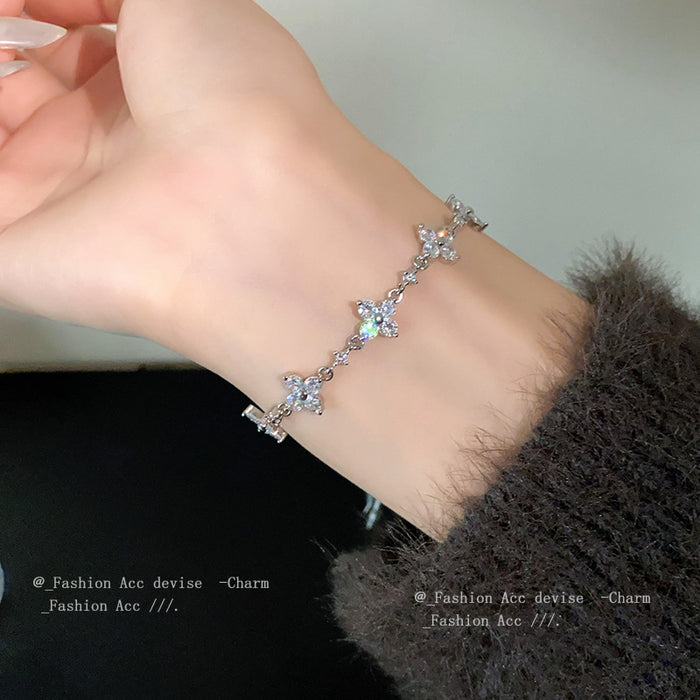Wholesale Zircon flower diamond shaped bracelet, fashionable wristband, high-end, exquisite and versatile bracelet accessory