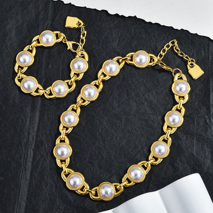 Wholesale Fashion Pearl Metal Pendant Necklace For Women Geometric Gold Chain Collarbone Jewelry Accessory