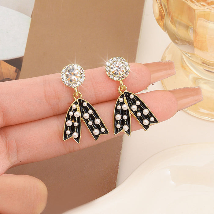 Wholesale Earrings with a high-end feel and temperament, full of diamond earrings, personalized and fashionable tassel earrings, light luxury earrings, silver needle butterfly new style