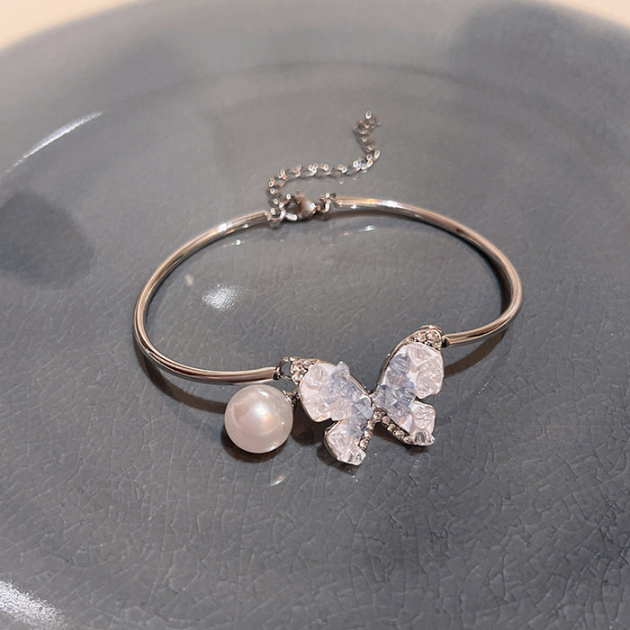 Wholesale Gradient blue crushed stone butterfly bracelet, niche design temperament, handmade pearl butterfly bracelet