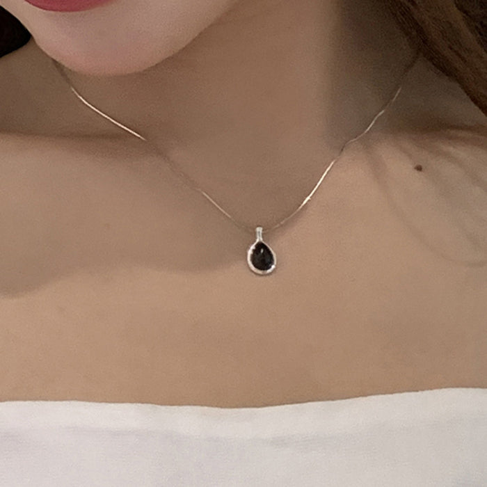 Wholesale Water droplet snake bone chain necklace, fashionable, niche, simple, versatile, high-end, collarbone chain