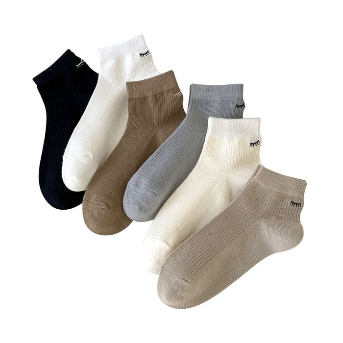 Wholesale Sweat absorbing thin design with embroidered cute short socks, solid color cotton
