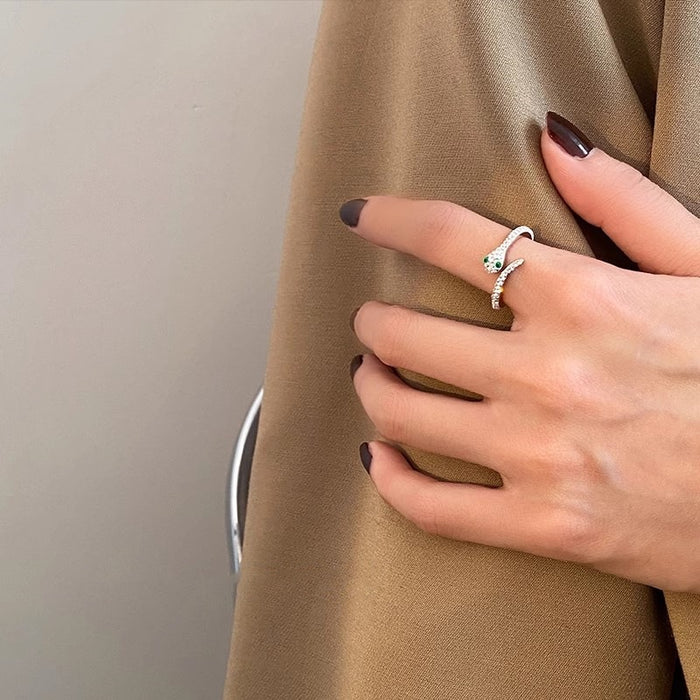 Wholesale Fashionable and personalized titanium steel full diamond small snake shaped index finger ring, women's light luxury niche design ring