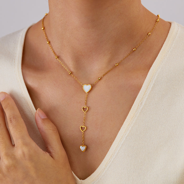 Wholesale Temperament necklace, fashionable and versatile design, hollow heart titanium steel lock chain