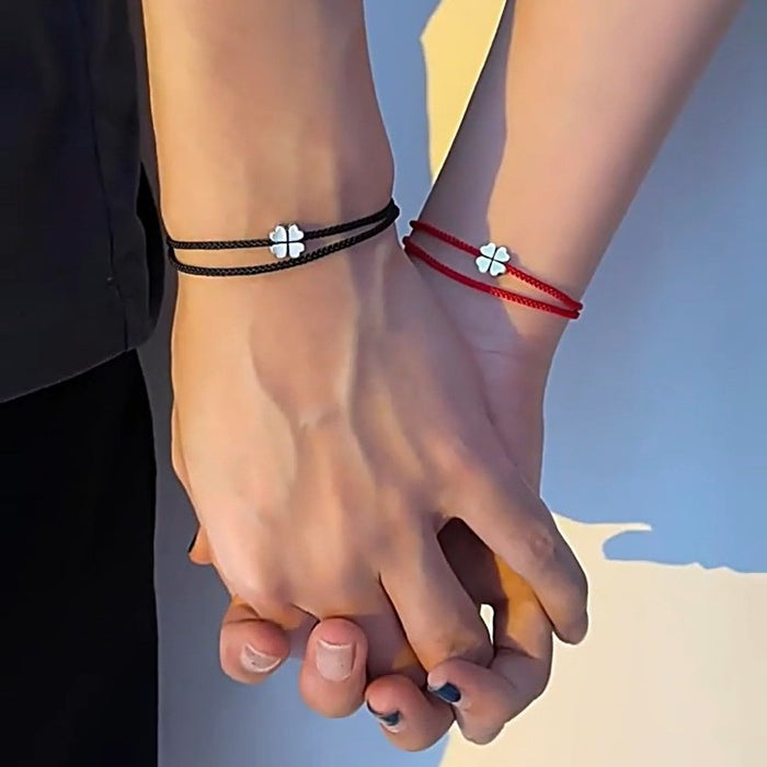 Wholesale Red rope bracelet with four leaf clover simple weaving and thin hand rope, a pair of red rope commemorative gifts