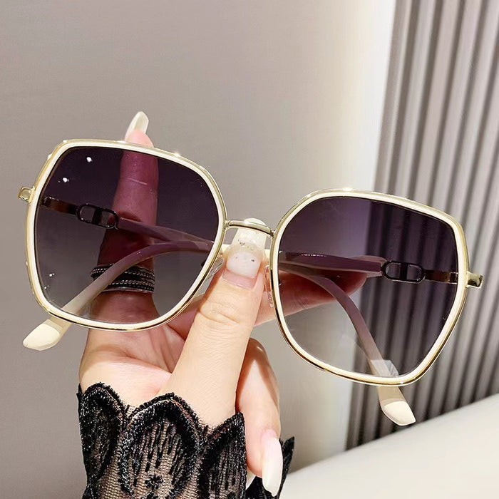 Wholesale Sunglasses for Women Small Metal Frame Glasses for Men, Special for Driving, Anti-Violet and Sun Protection, High Quality