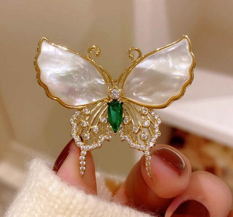 Wholesale Vintage butterfly brooch, niche high-end exquisite chest flower coat accessory