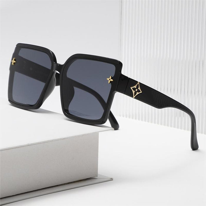 Wholesale Fashionable square frame sunglasses, versatile street photography sunglasses, UV resistant sun visors