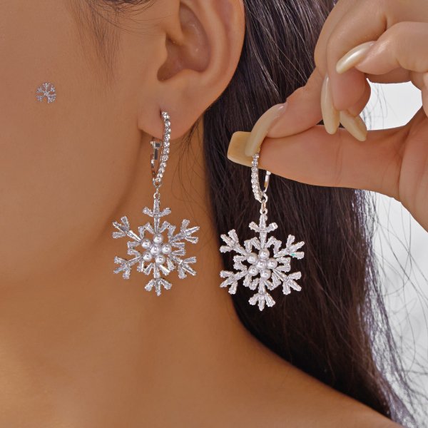 Wholesale Christmas atmosphere earrings with diamonds