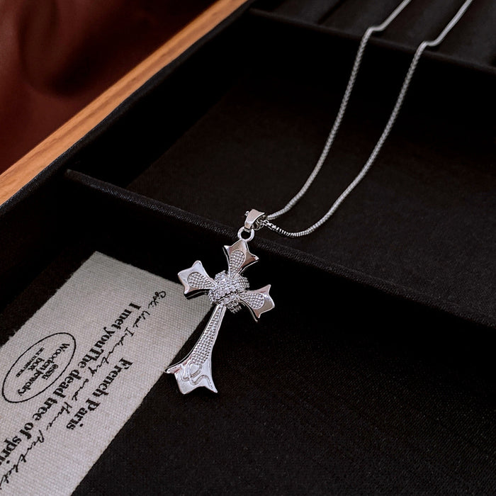 Wholesale Zircon cross pendant necklace, versatile collarbone chain, niche high-end fashion accessories wholesale