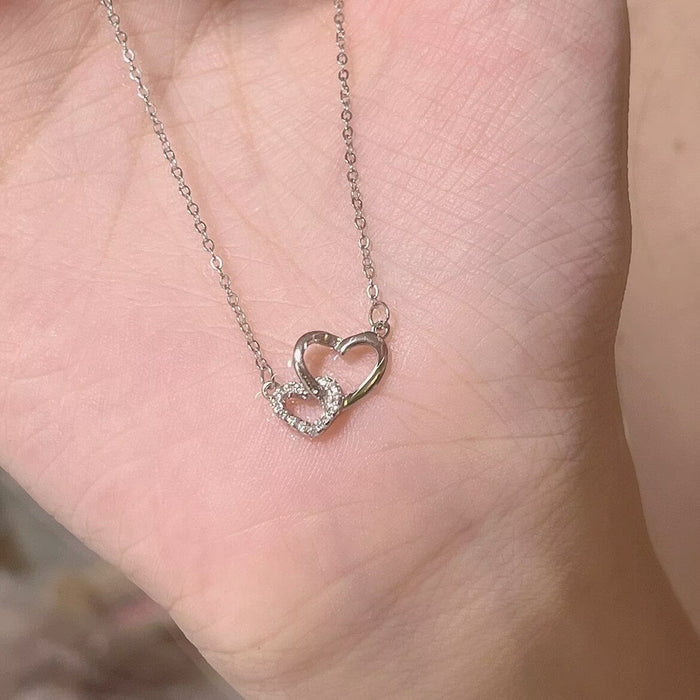 Wholesale Necklace with a niche temperament, simple pure silver heart-shaped collarbone chain