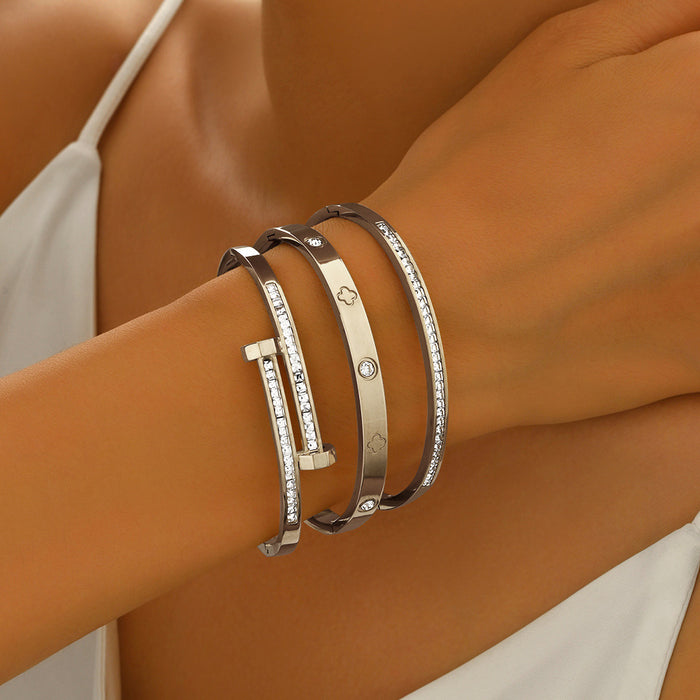 Wholesale Trendy Titanium Steel Bracelet With Zircon Studs Four Leaf Clover Starry Design