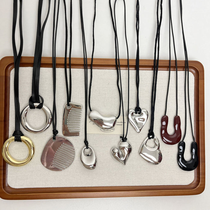 Wholesale Sweater chain, irregular geometry, heart-shaped comb pendant, necklace, adjustable drawstring, accessory