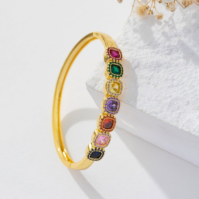 Wholesale retro snake-shaped bracelet women's gold-plated Clover bracelet inlaid craft nail zircon bracelet