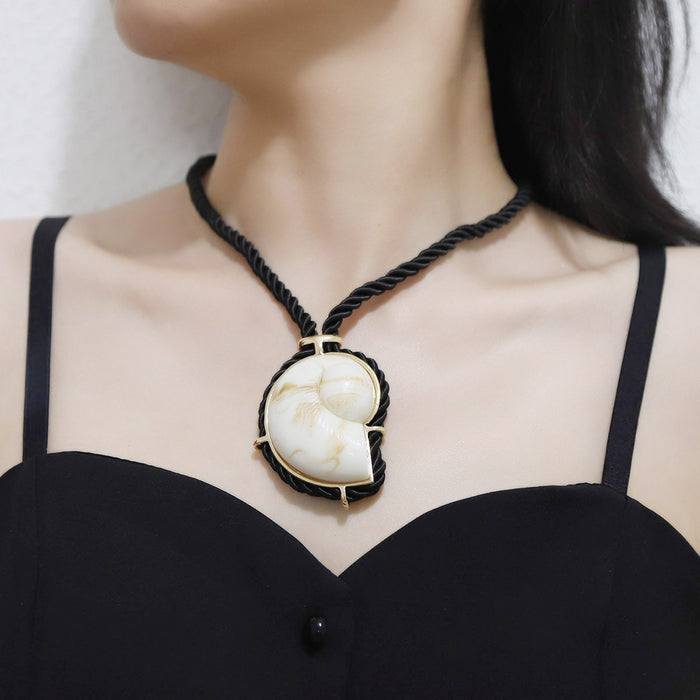 Wholesale holiday style ink black rope conch necklace female clavicle chain