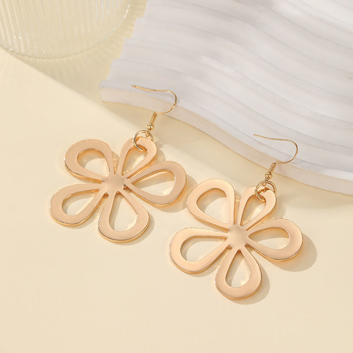 Wholesale Hollow Flower Necklace Women's Geometric Oval Tassel Neck Chain