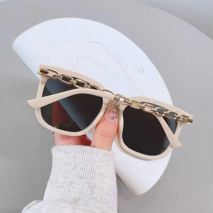Wholesale Women's sunglasses show face, small chain legs, star sunglasses, big face, slimming, black