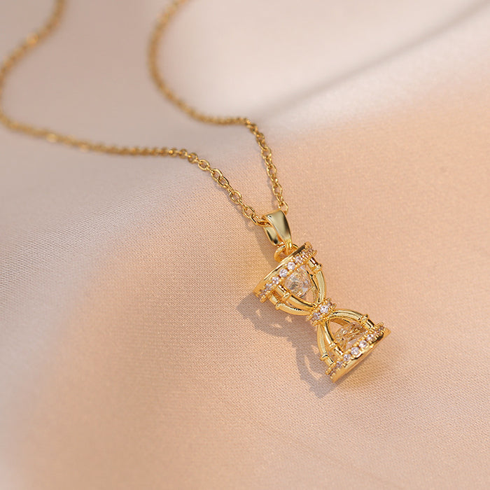 Wholesale Necklace with micro inlaid zircon, simple and stylish design, pendant, collarbone chain