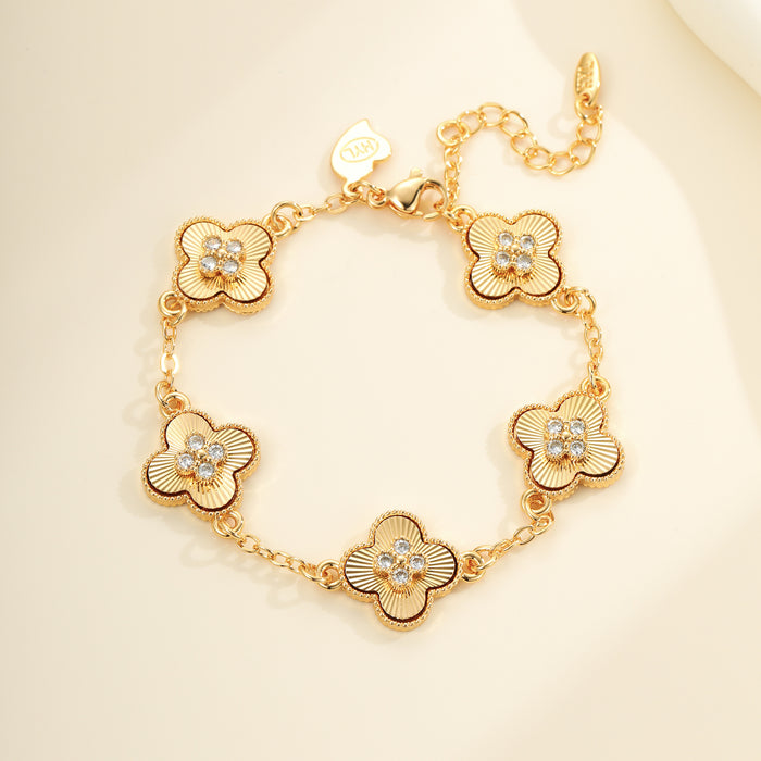 Wholesale Fashionable Clover Bracelet Bracelet with Copper Gold Plated and Micro Inlaid Zircon Exquisite Handmade Jewelry