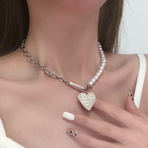 Wholesale Pearl necklace for women in summer, light luxury, niche, high-end design, versatile in autumn and winter