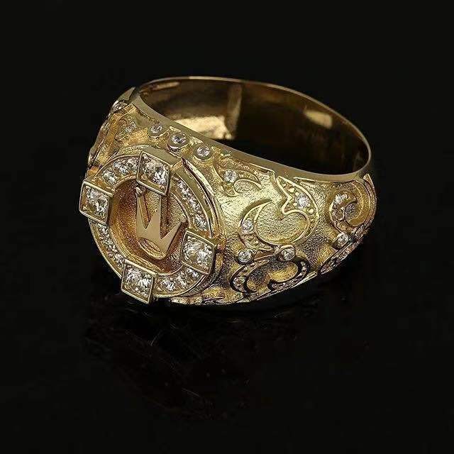 Wholesale Diamond crown ring niche high-end retro carved men's ring
