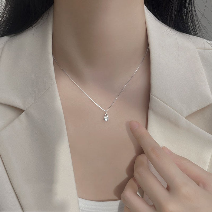 Wholesale Zircon water droplet necklace, light luxury, niche design, geometric collarbone chain, titanium steel new style