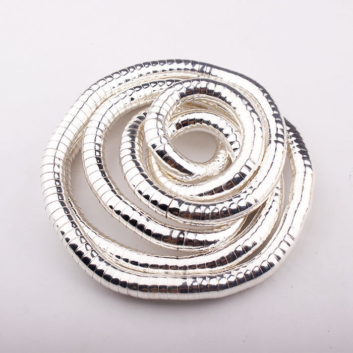Wholesale The snake chain is a bendable necklace with an open winding design and a snake like shape