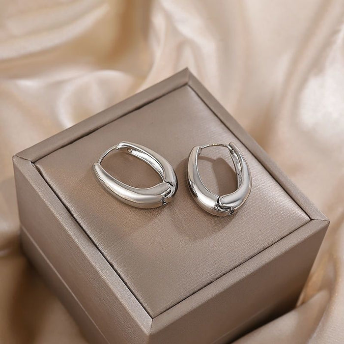 Wholesale Gold colored plain ring earrings, elegant earrings, studs, niche design, high-end ear rings, and earrings