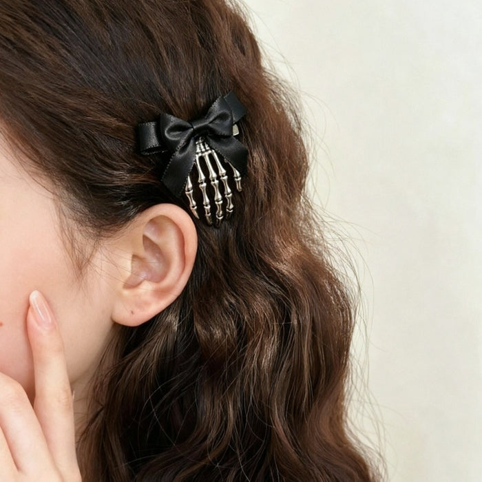 Wholesale Stylish  Skeleton Claw Bow Hair Clip Silver Alloy Gothic Hair Side Clip For Party Gift Boutique Resale