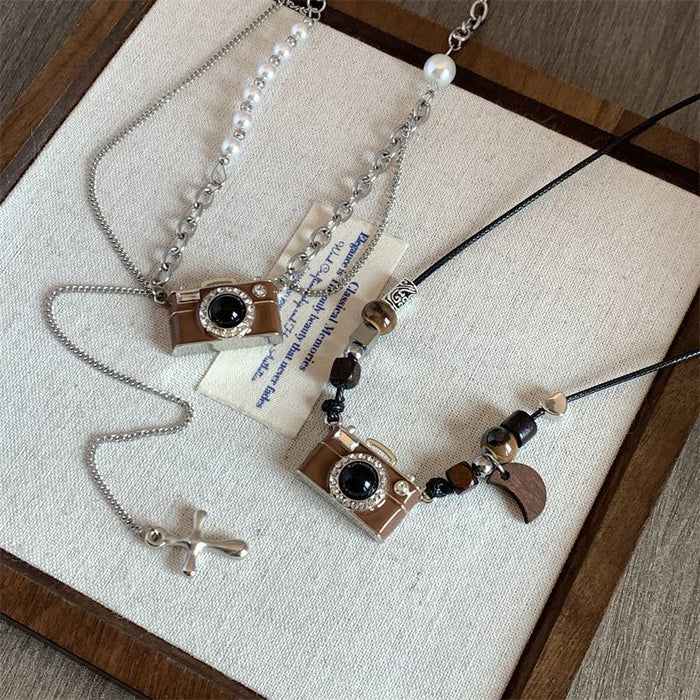 Wholesale Retro brown camera necklace with high-end design, zircon pendant, sweater chain, sweatshirt chain