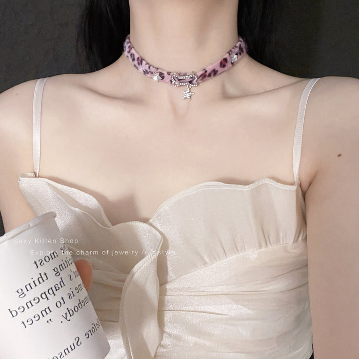 Wholesale Purple plush five-pointed star collar