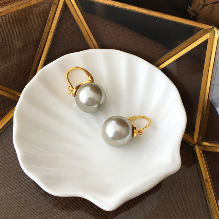 Wholesale Copper plated genuine gold retro temperament pearl earrings elegant lady earrings simple and fashionable earrings