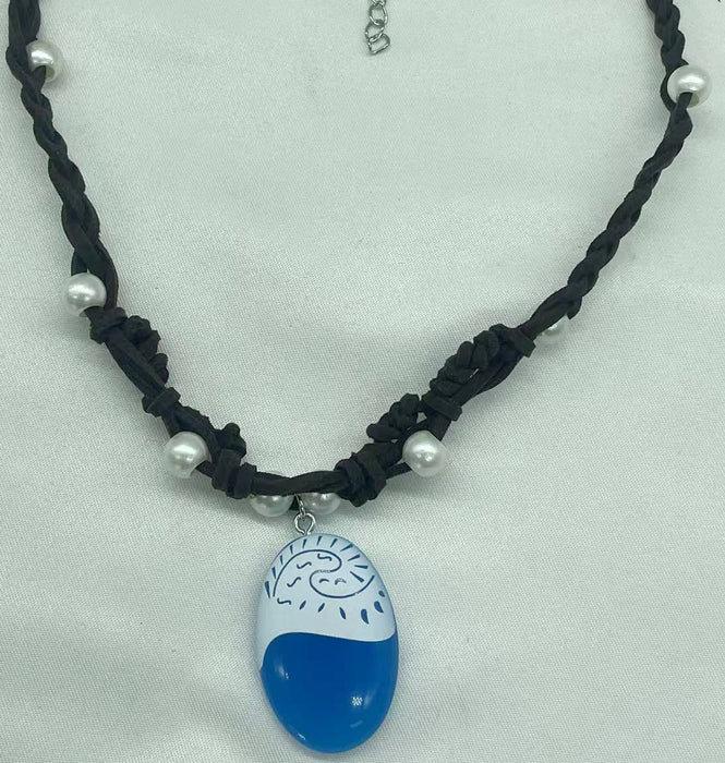 Wholesale Retro minimalist necklace with geometric hollow knot decoration