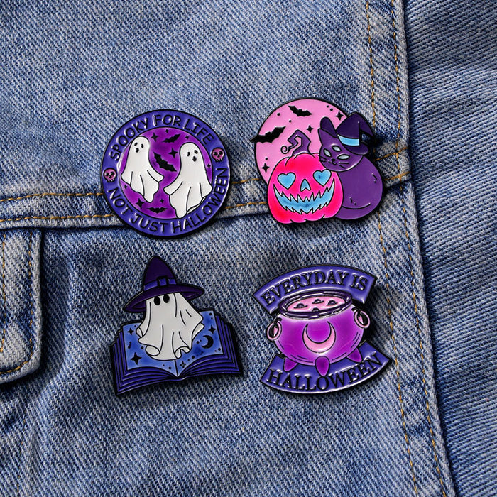 Wholesale  Luminous Emblem Cartoon Alloy Fluorescent Brooch Pumpkin Head Black Cat Ghost Clothes Decoration Accessories